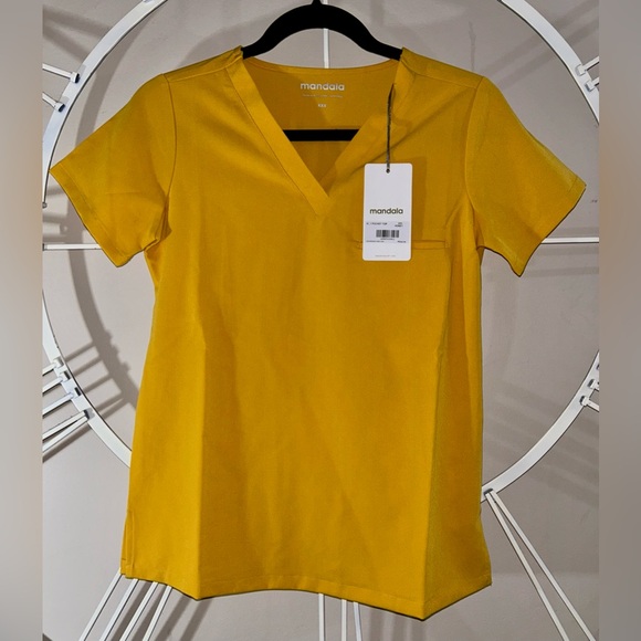 Mandala Tops - Mandala Women's V-Neck Short Sleeve Scrub Top - Honey